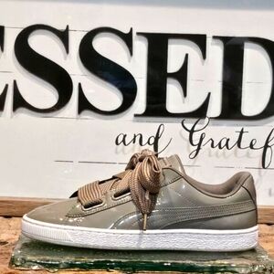 PUMA Basket Heart Patent Silver/Grey Wmns 10.6 #363073-12